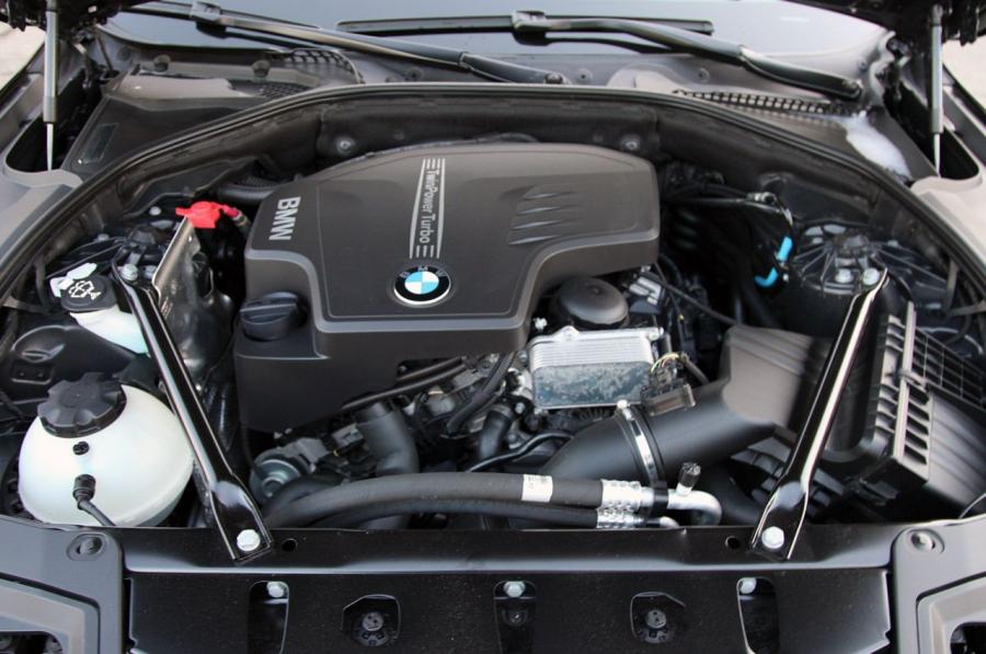  BMW 528i xDrive 2012 года  (фото 34 из 41)
